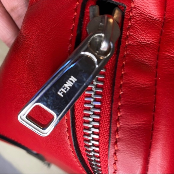 Open to trades this immaculate piece for a Louis Vuitton or something stunning - Picture 5 of 11